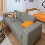 Stari Zoganj - Two Bedroom With Terrace And Swimming Pool * Potomje