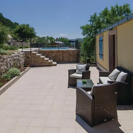 Stari Zoganj - Two Bedroom With Terrace And Swimming Pool 펜션 Potomje