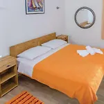 Feriehus Stari Zoganj - Two Bedroom With Terrace And Swimming Pool Potomje