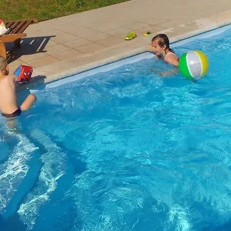 Stari Zoganj - Two Bedroom With Terrace And Swimming Pool Potomje