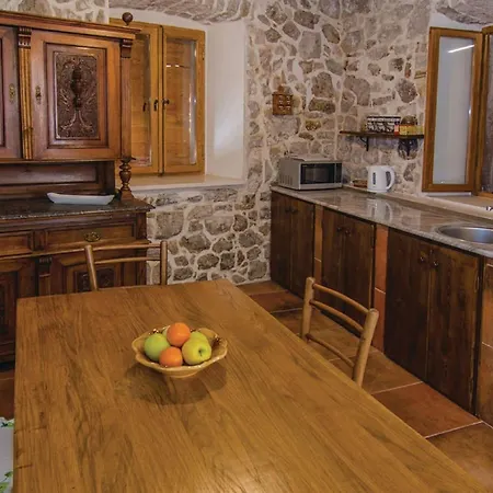 Stari Zoganj - Two Bedroom With Terrace And Swimming Pool Feriehus Potomje