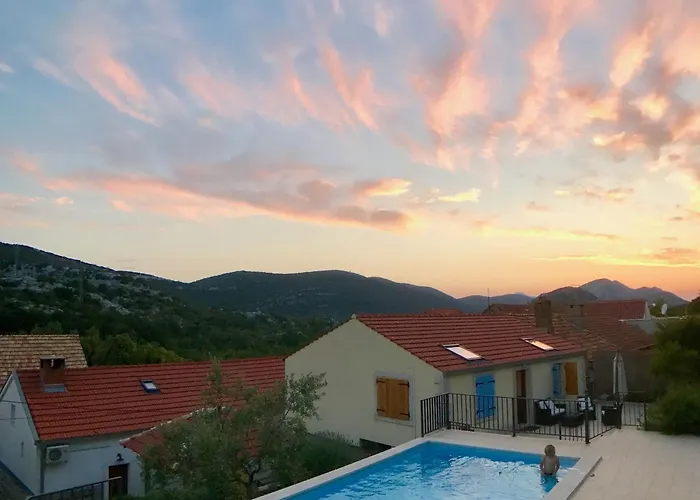 Stari Zoganj - Two Bedroom With Terrace And Swimming Pool * Potomje